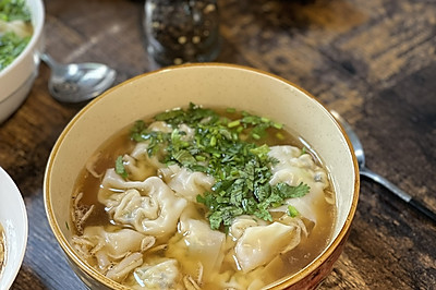 小白菜鲜虾馄饨