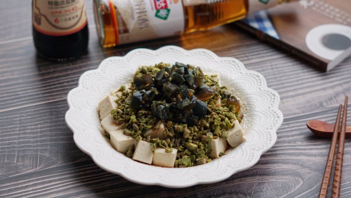 香椿皮蛋拌豆腐