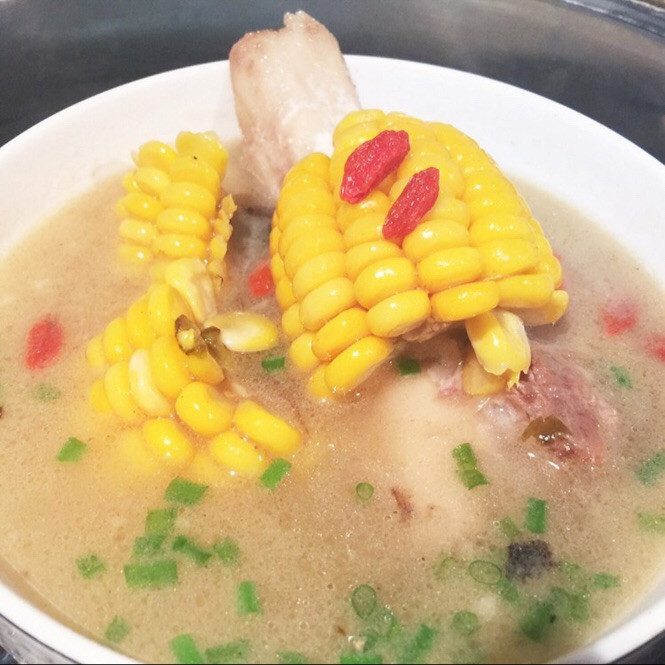 玉米筒骨汤的做法