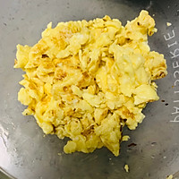 自产自销的蒜苗炒蛋的做法图解4
