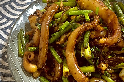 蒜苔爆炒鱿鱼须