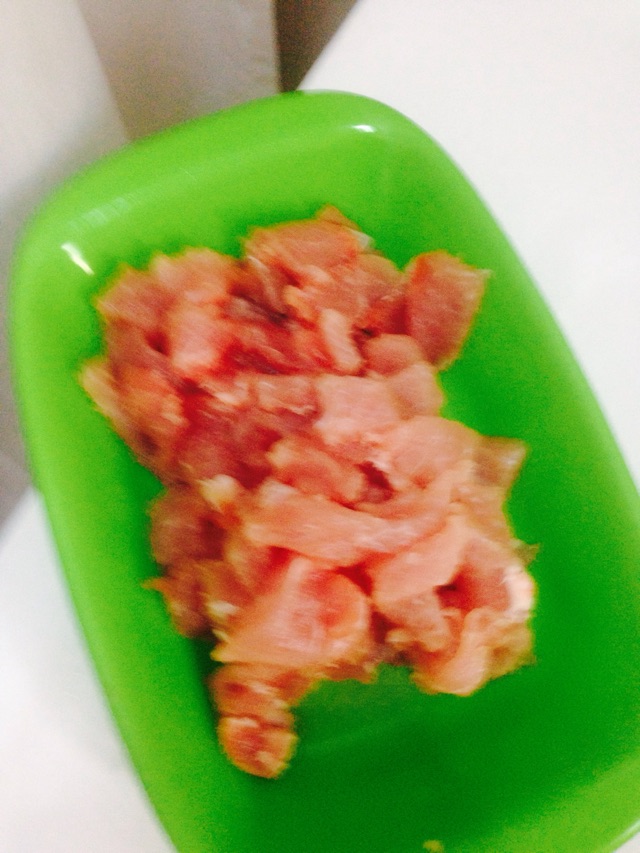 小喵糖醋溜肉段的做法图解1