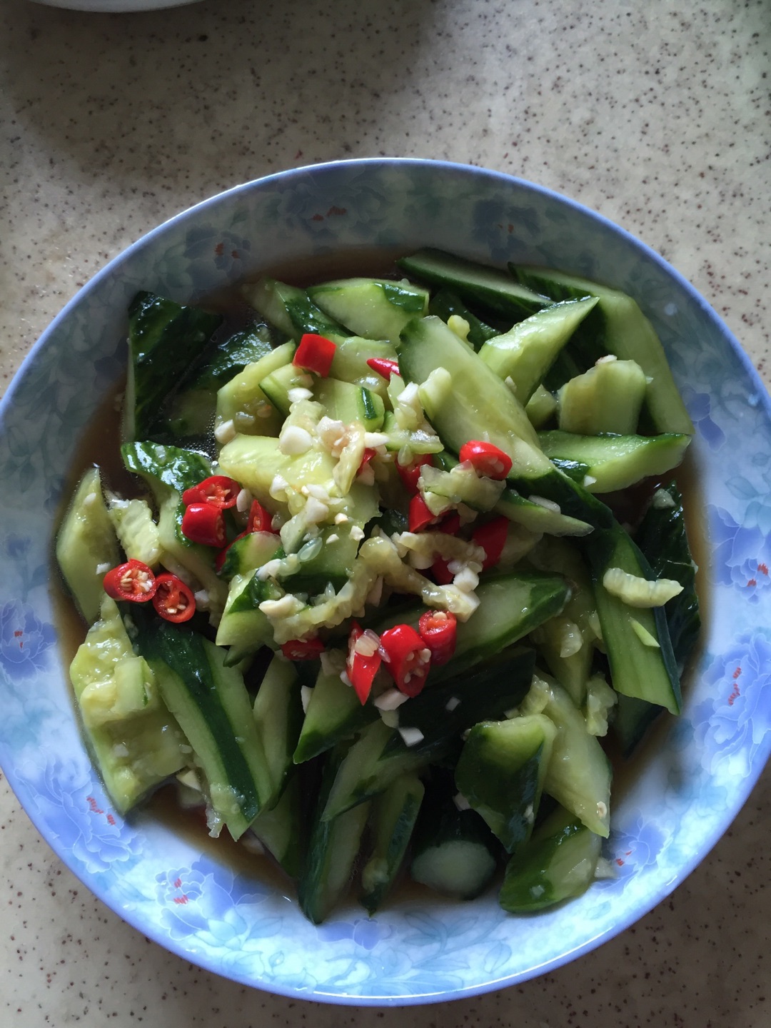 刀拍黃瓜怎麼做_刀拍黃瓜的做法_豆果美食