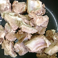广东｜香菇木耳排骨汤的做法图解3