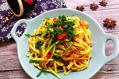 鸡丝拌面