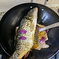 #i上冬日 吃在e起#红烧铁锅炖鱼的做法图解4