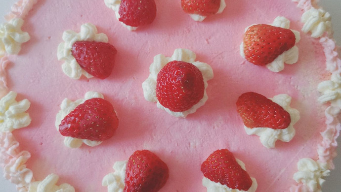 八寸草莓蛋糕