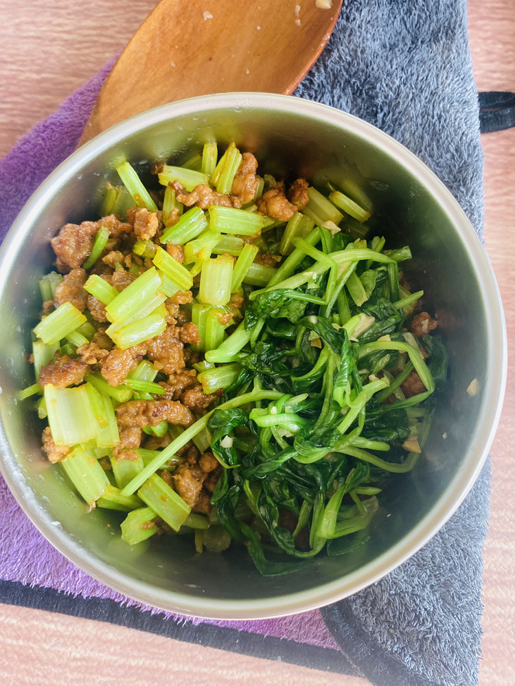 芹菜肉沫的做法