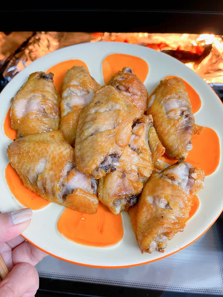 今日份美食分享：盐焗鸡翅（烤箱版）的做法
