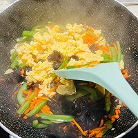 下饭菜❤️青椒木耳炒鸡蛋的做法图解11