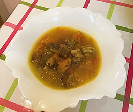 牛腩柿子汤的做法