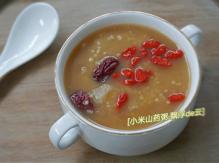小米山药红枣粥～秋季养颜粥的做法