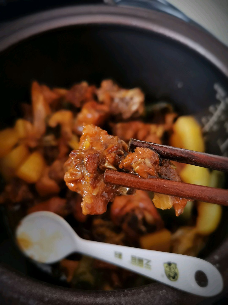 黄焖鸡米饭（电饭煲版）的做法
