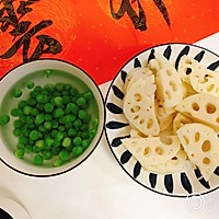 豌豆莲藕小炒年夜饭的做法图解1