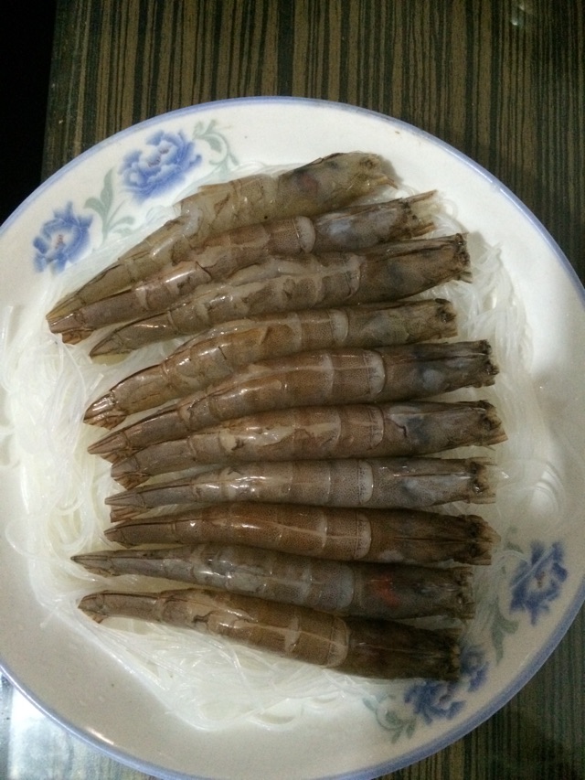 蒜蓉粉丝开边虾的做法图解4