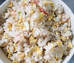 家庭版炒大米饭的做法