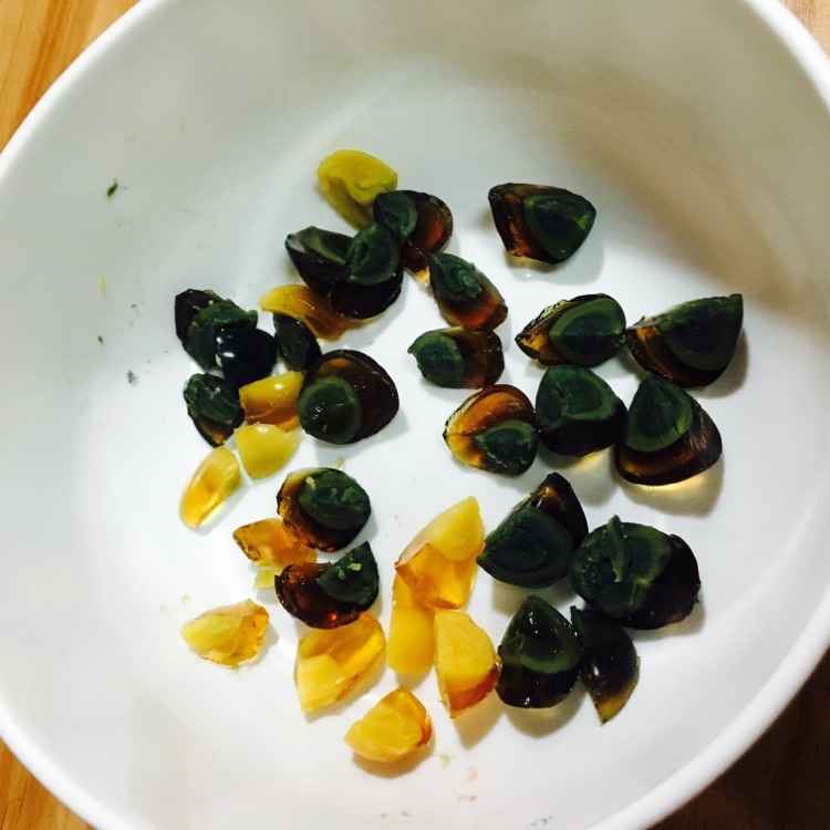 黄瓜凉拌小皮蛋的做法图解3