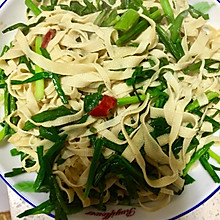 韭菜炒千张