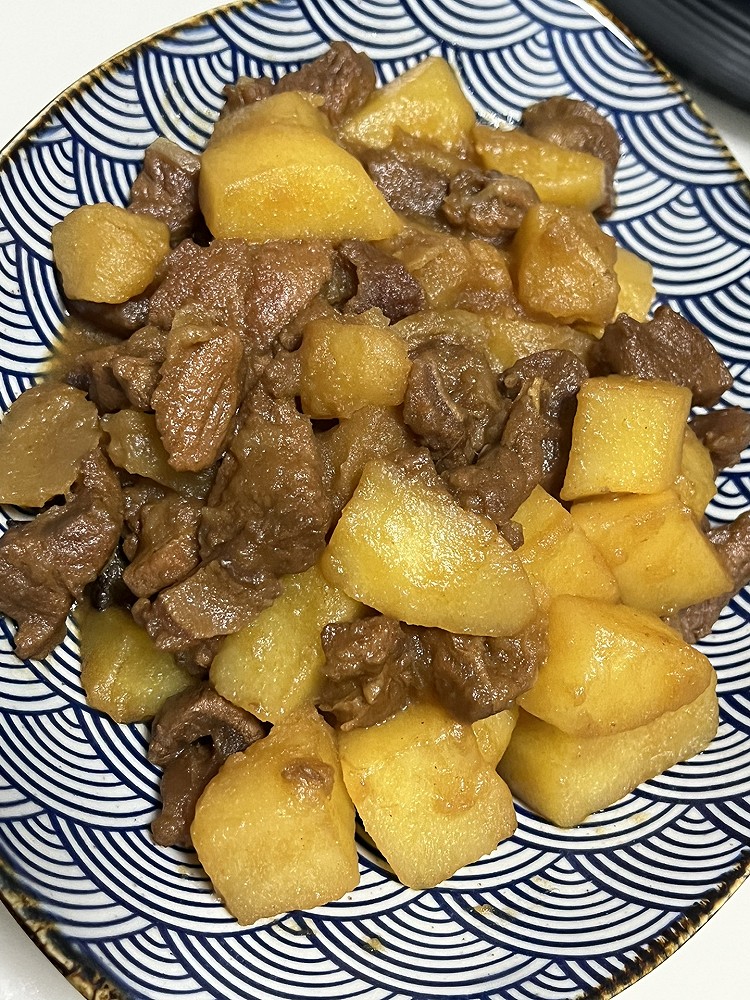土豆烧牛腩的做法