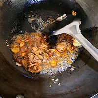 西兰花洋葱肉炒起来的做法图解3