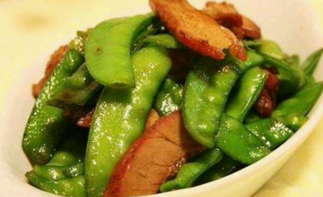 荷兰豆炒叉烧的做法