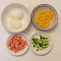 #肉食者联盟#鸡蛋火腿沙拉佐南瓜面包的做法图解1