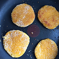黄金软糯南瓜饼-用平底锅煎出来的健康美味的做法图解2
