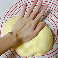 简约配方牛奶肉松面包卷的做法图解8