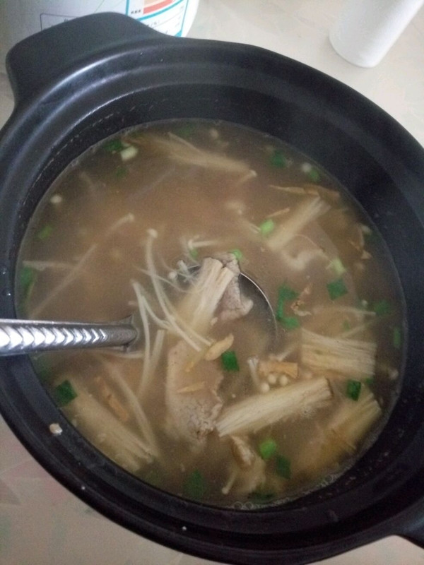 金针菇肉丝汤