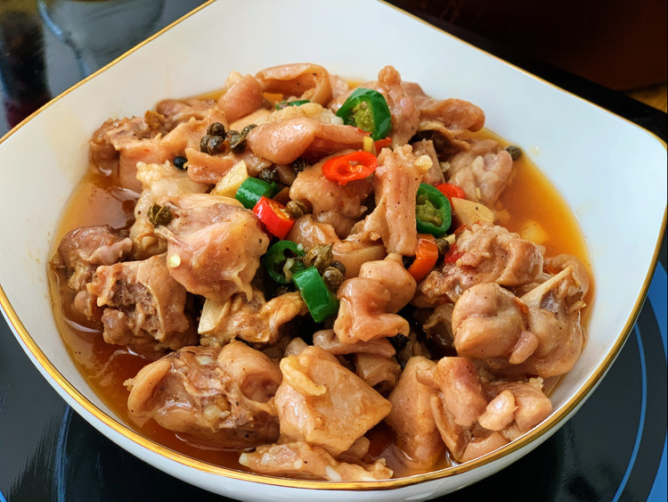 鲜锅兔，美味的自贡名菜——兔肉的做法