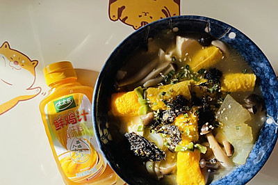 蟹味菇冬瓜豆腐虾滑卷乌冬面