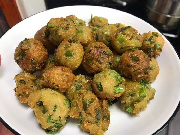 炸丸子 饺子馅料没用完怎么办？的做法