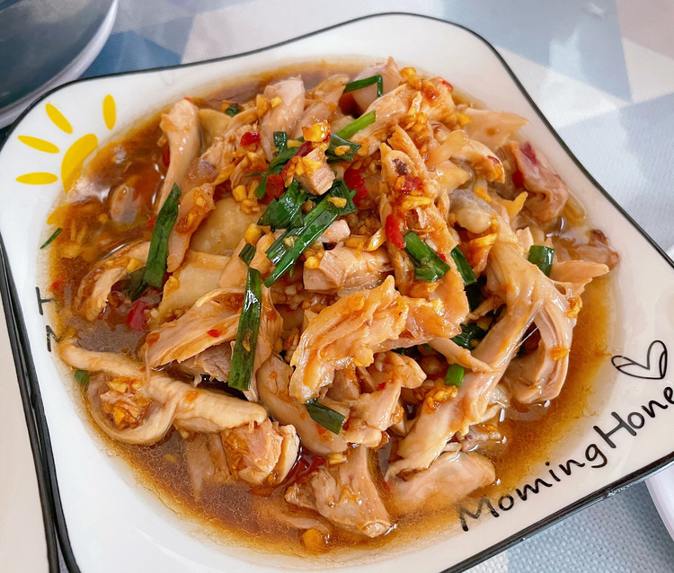 凉拌鸡腿肉（下饭菜）的做法