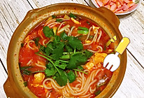 砂锅米线（番茄韭菜）的做法