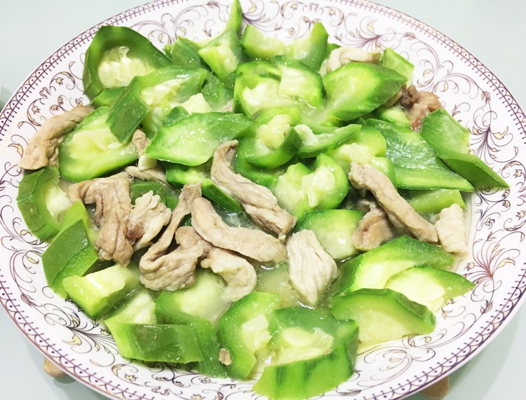 快手丝瓜蒸肉的做法