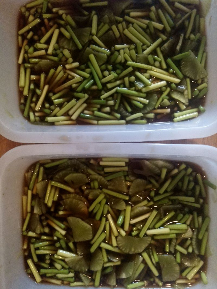 轻腌蒜苔莴笋的做法