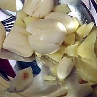 三菇焖白菜花肉----小丽家常菜的做法图解3