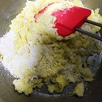 黄金椰丝球的做法图解4