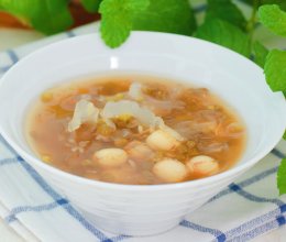 荷叶银耳莲子绿豆汤的做法
