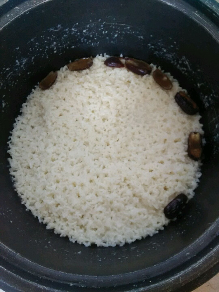 红枣蒸米饭的做法