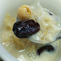 奶香银耳莲子羹的做法图解1