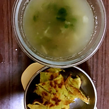 宝宝餐—丝瓜鲜虾菌菇汤+黄瓜胡萝卜糊塌子