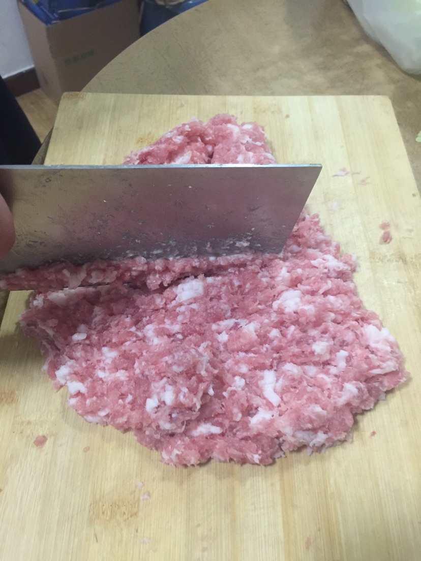 白菜猪肉馅包子的做法图解2