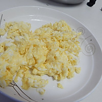 平菇炒鸡蛋的做法图解5