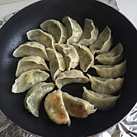 水煎饺的做法图解2