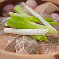 【姜豉油生焗鳜鱼柳】【菊花拆鱼羹】轻松学会片鱼，顺手烧两大菜的做法图解4