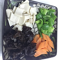 杏鲍菇炒青椒的做法图解3