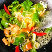 辣椒炒火鸡腿的做法图解7