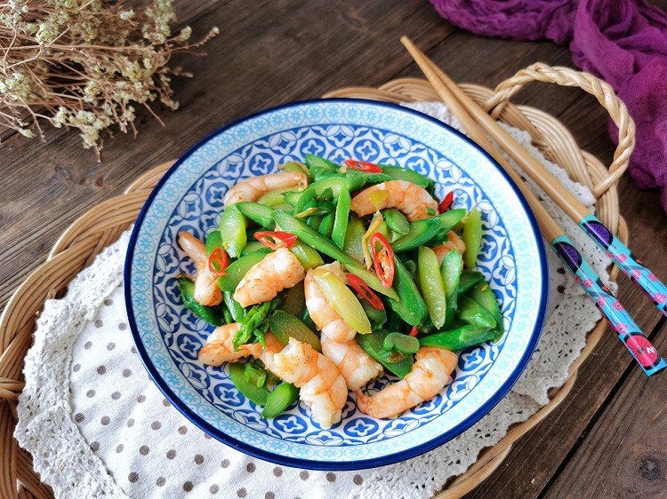 简单又好吃的下单菜，鲜虾炒芦笋的做法