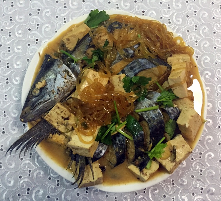 鲅鱼炖豆腐粉条的做法图解11